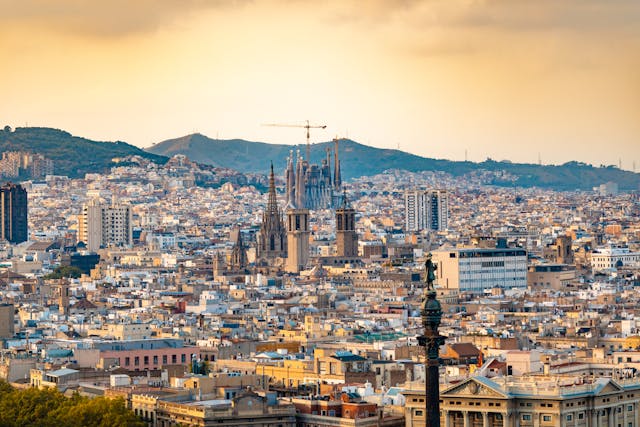 Appartements neufs à Barcelone dans des quartiers prisés, avec des designs contemporains et des prestations de qualité pour un confort optimal.